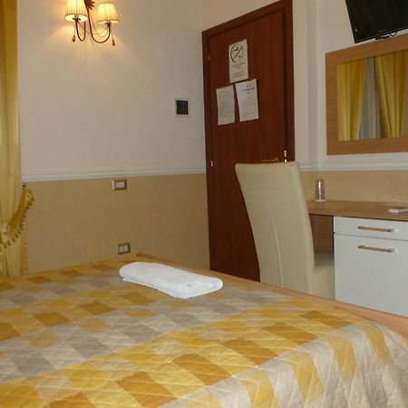 Olimpo Degli Dei Bed & Breakfast Napoli Cameră foto